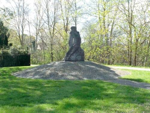 Mahnmal für das KZ Misburg an der Hannoverschen Straße, Ecke Kanalstraße, 2023