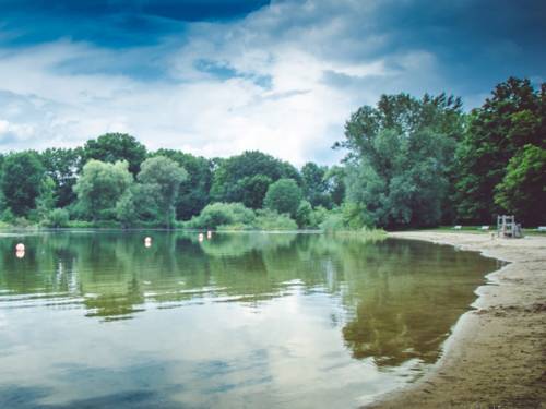 Die Uferzone im Strandbad Hemmingen