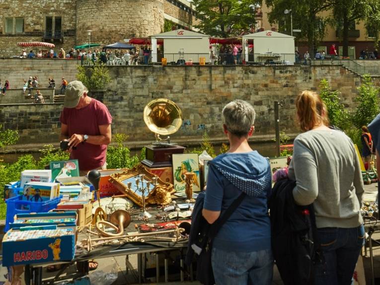 Altstadtfloh­markt am Hohen Ufer