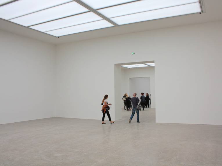 Blick durch die Räume im Erweiterungsbau Sprengel Museum