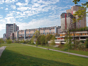 Blick auf das Ihmezentrum. Blick auf das Ihmezentrum.